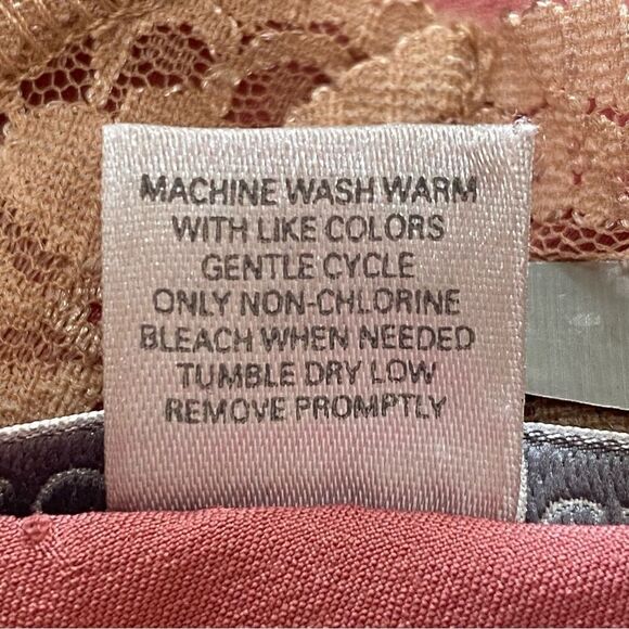 Rare Y2K Victoria’s Secret Satin and Lace Pink Romper Size Small - Picture 12 of 15